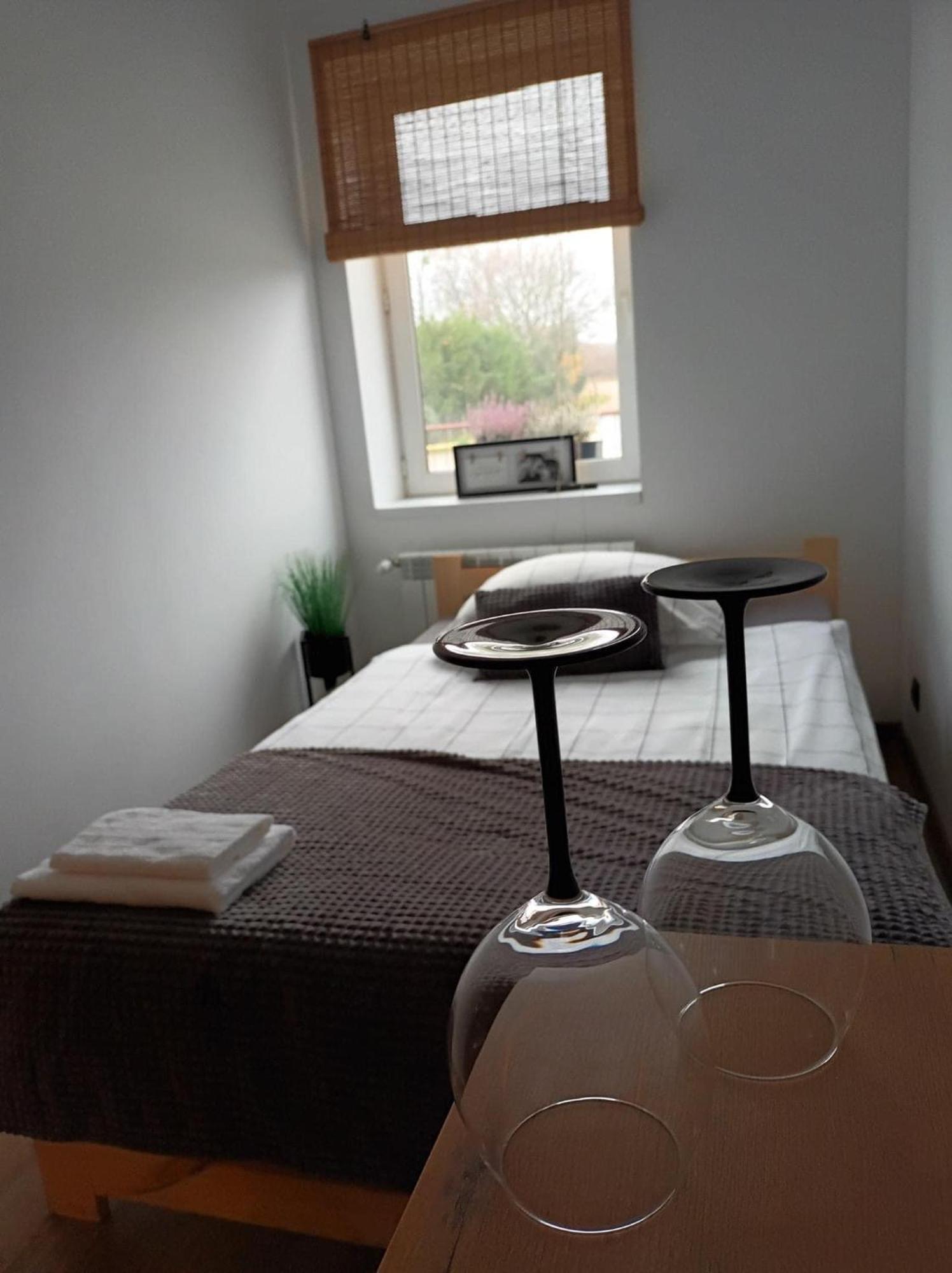 Apartament Numer 1, Dwie Sypialnie Dwa Lozka 오지시 외부 사진