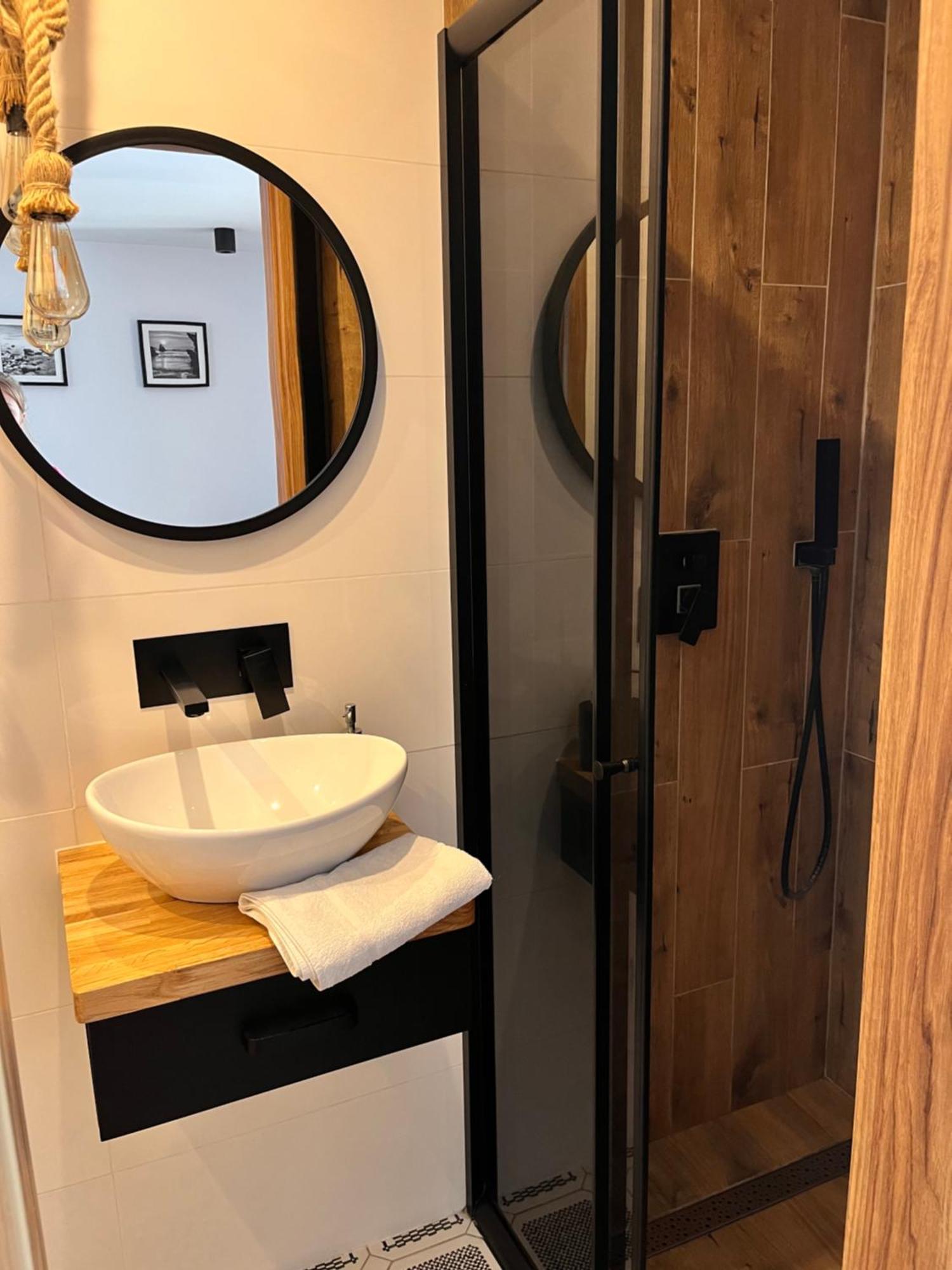 Apartament Numer 1, Dwie Sypialnie Dwa Lozka 오지시 외부 사진